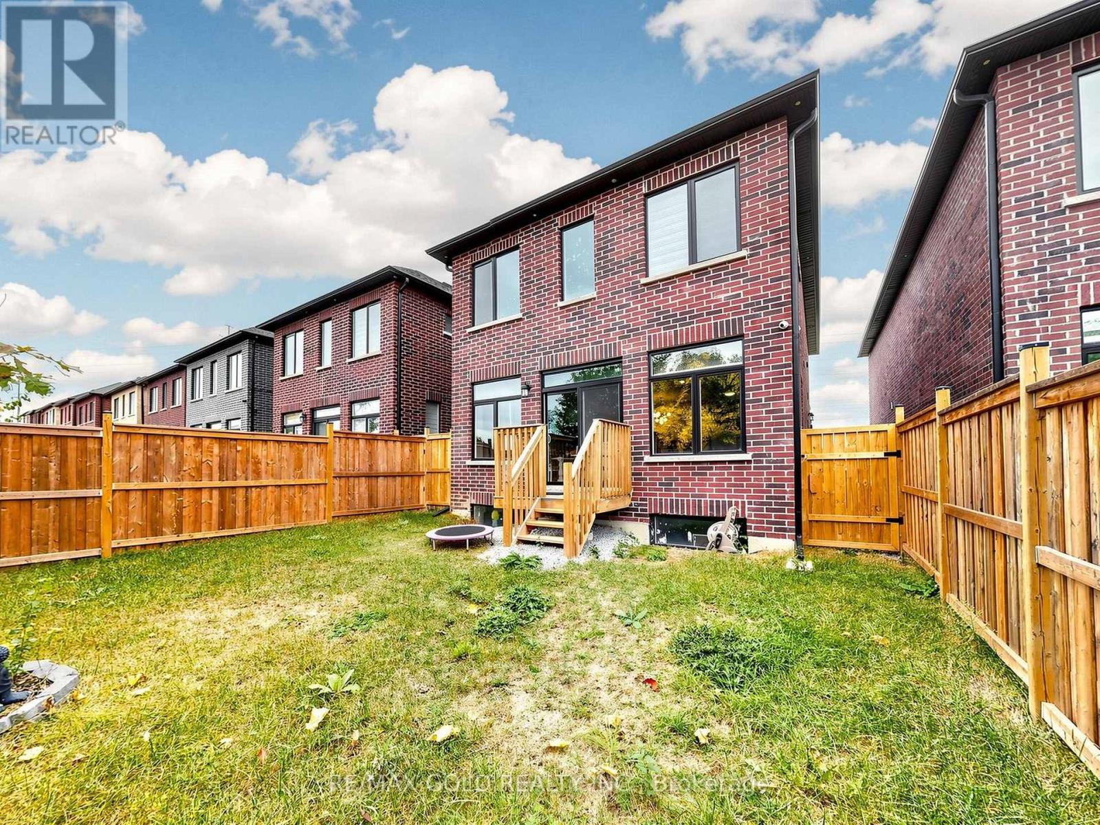 77 Chelliah Court Property Photo 45