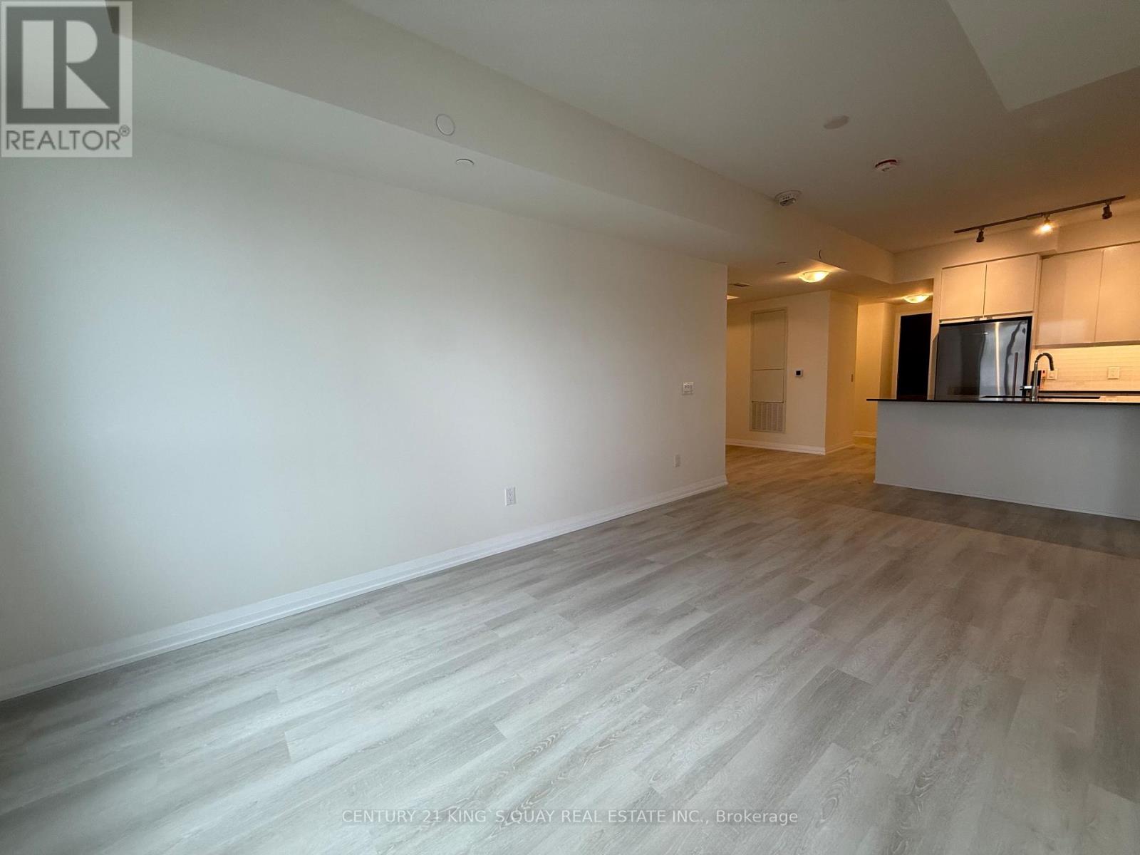 302 - 3260 Sheppard Avenue E Property Photo 13