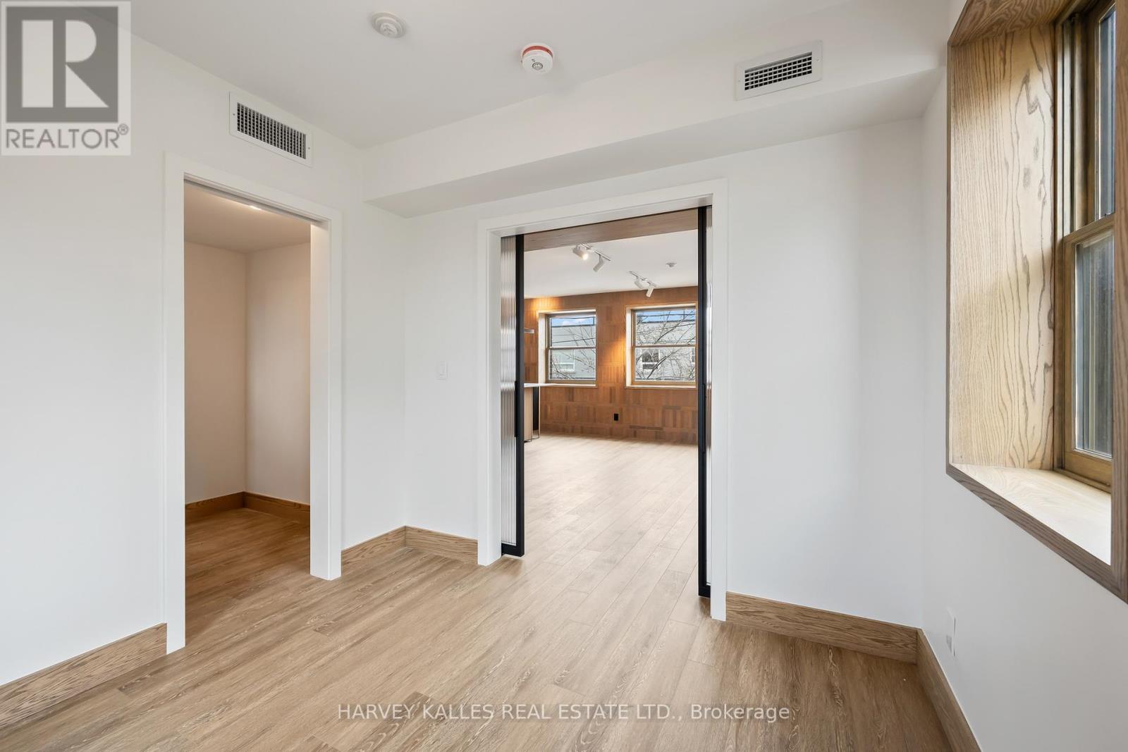 2 - 663 Greenwood Avenue Property Photo 18