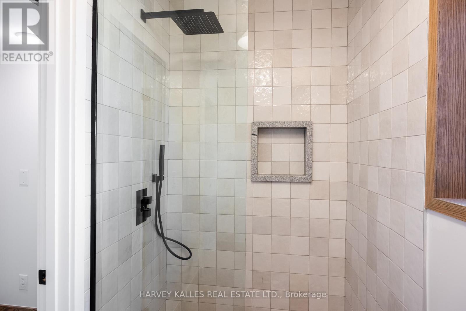 2 - 663 Greenwood Avenue Property Photo 24