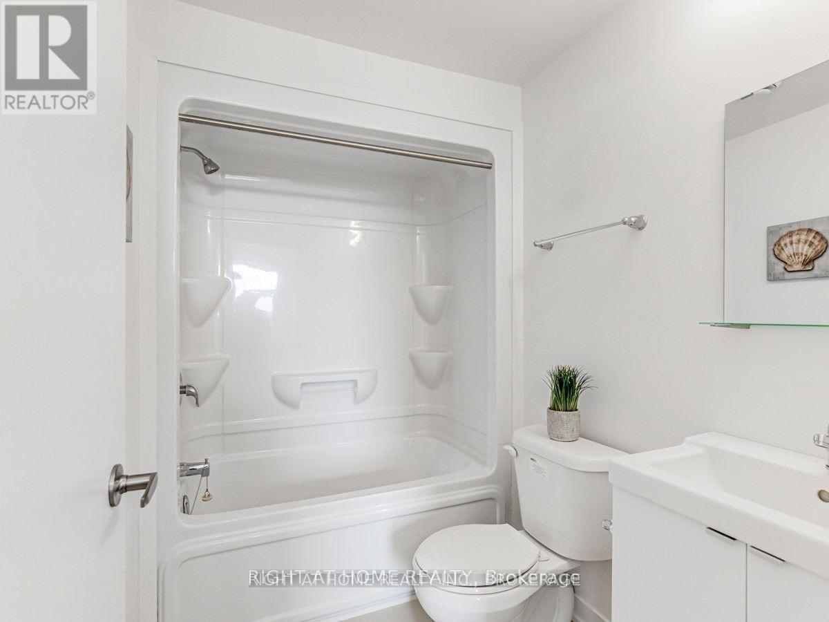 67 - 1760 Simcoe Street N Property Photo 12