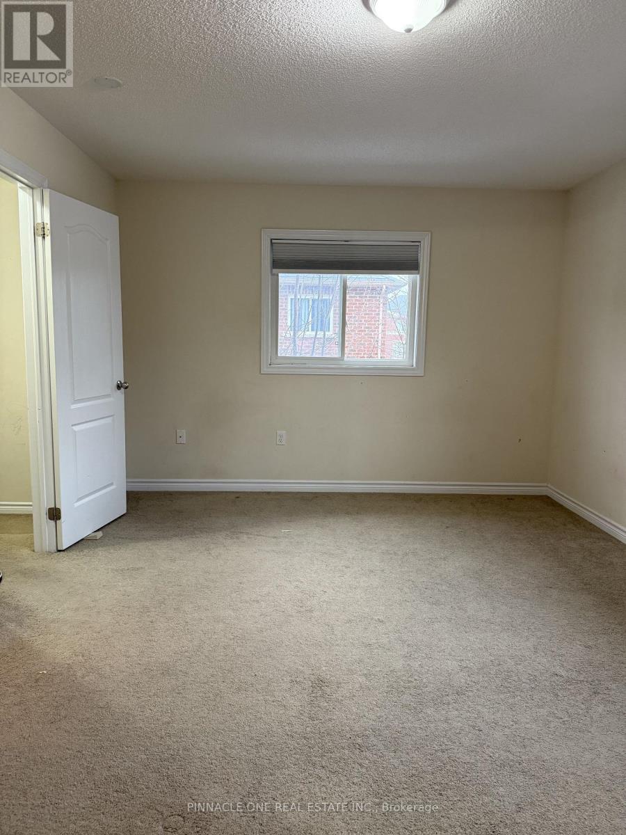 34 Markham Trail Property Photo 6
