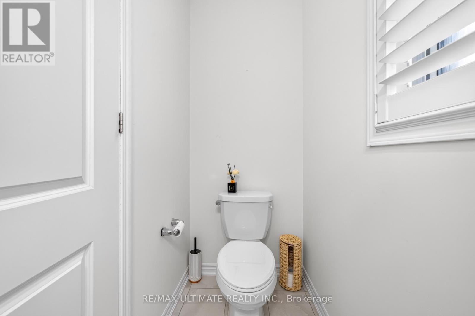 2885 Foxden Square Property Photo 10