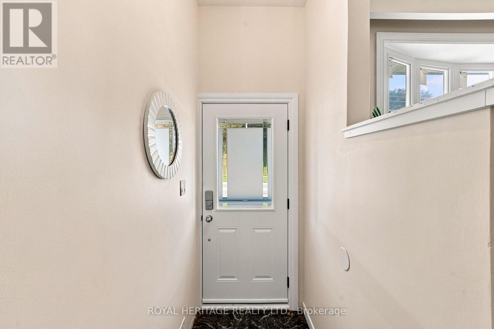 471 Rossland Road E Property Photo 5