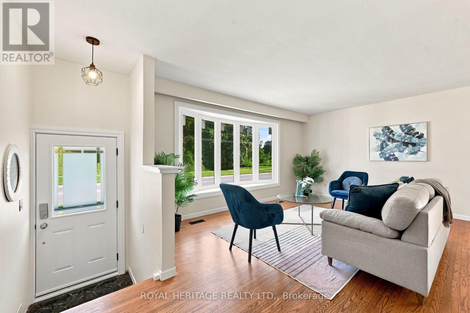 471 Rossland Road E Property Photo 6