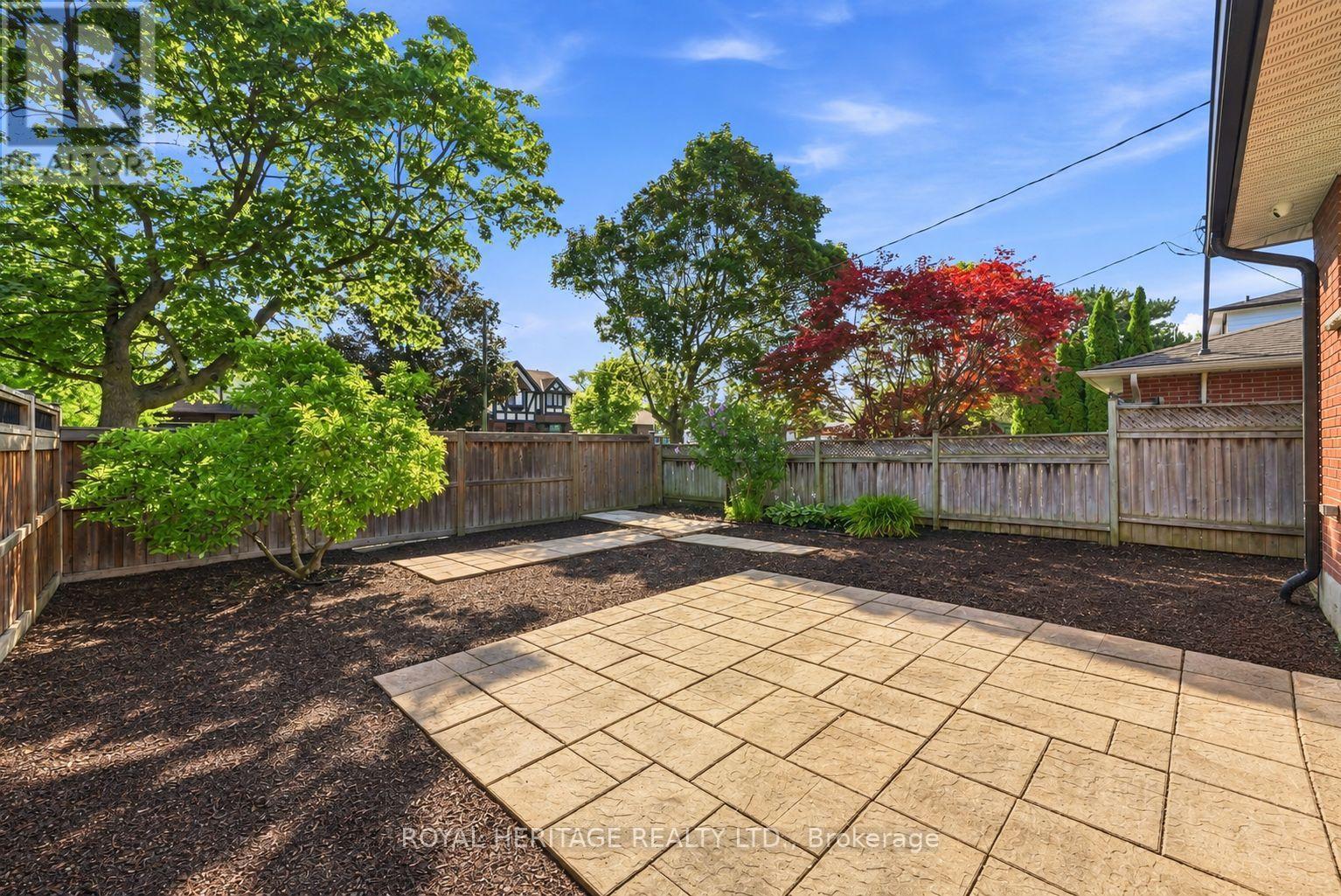 471 Rossland Road E Property Photo 47