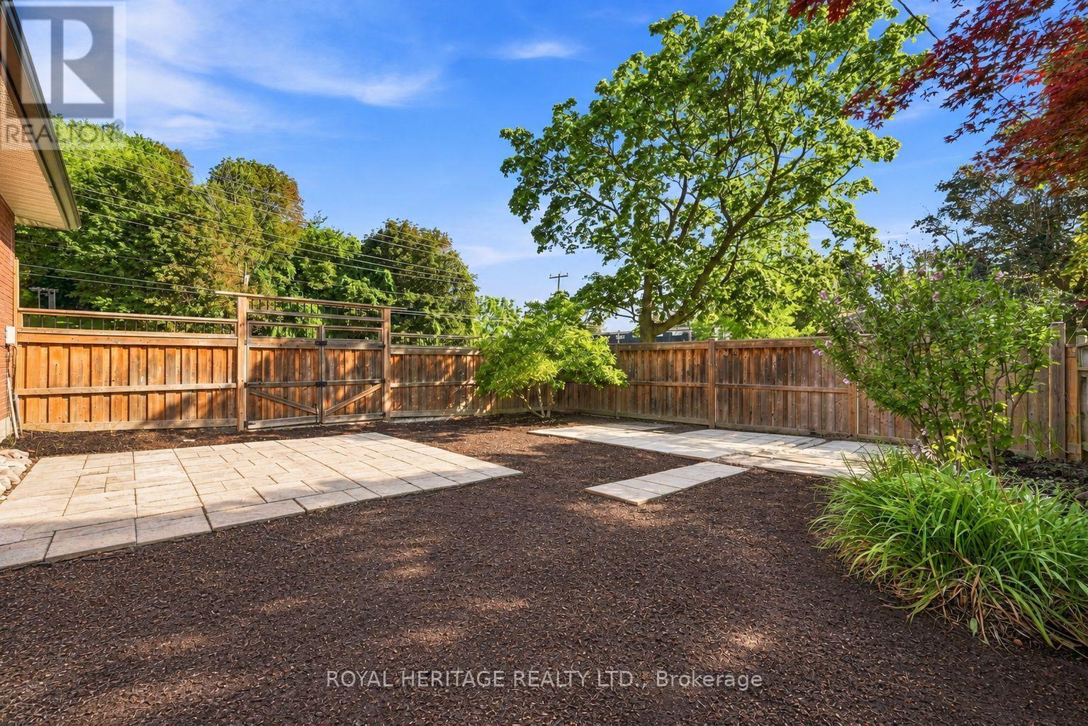 471 Rossland Road E Property Photo 49