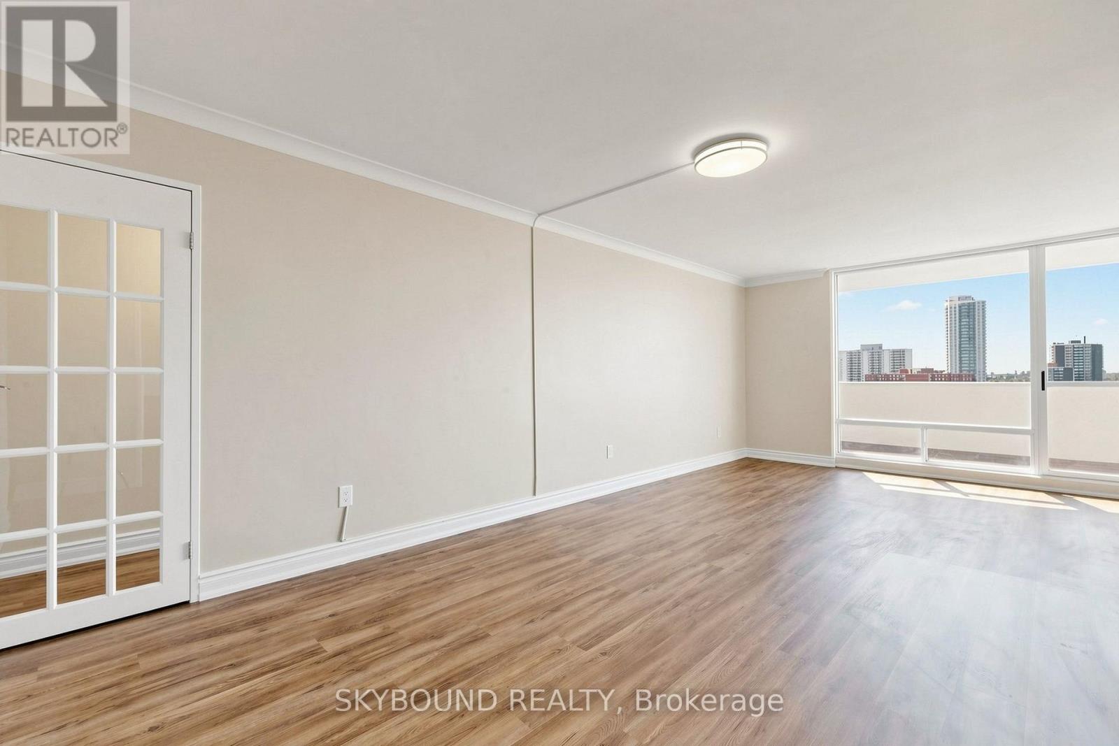 1710 - 1 Massey Square Property Photo 5