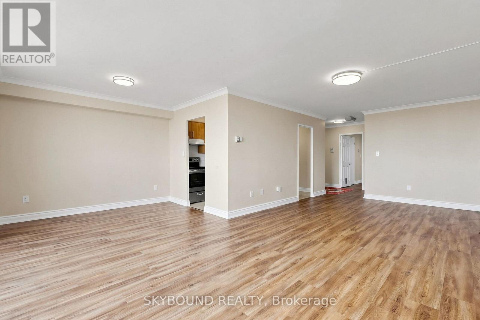 1710 - 1 Massey Square Property Photo 7