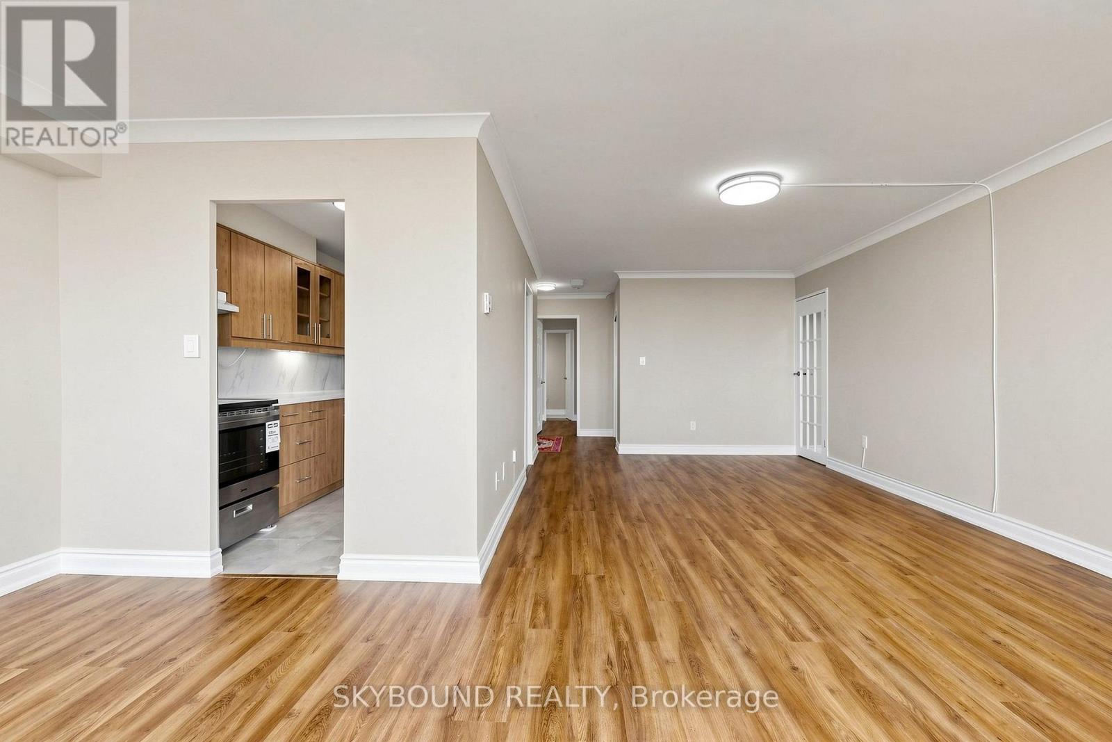 1710 - 1 Massey Square Property Photo 9