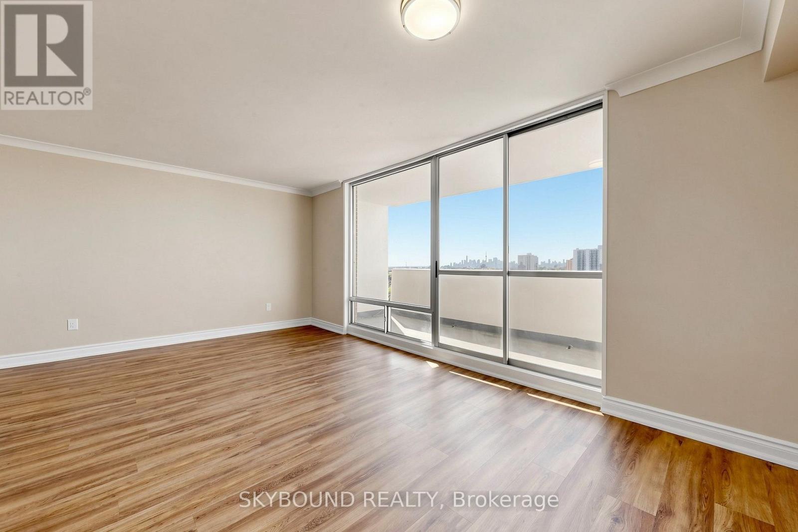 1710 - 1 Massey Square Property Photo 11