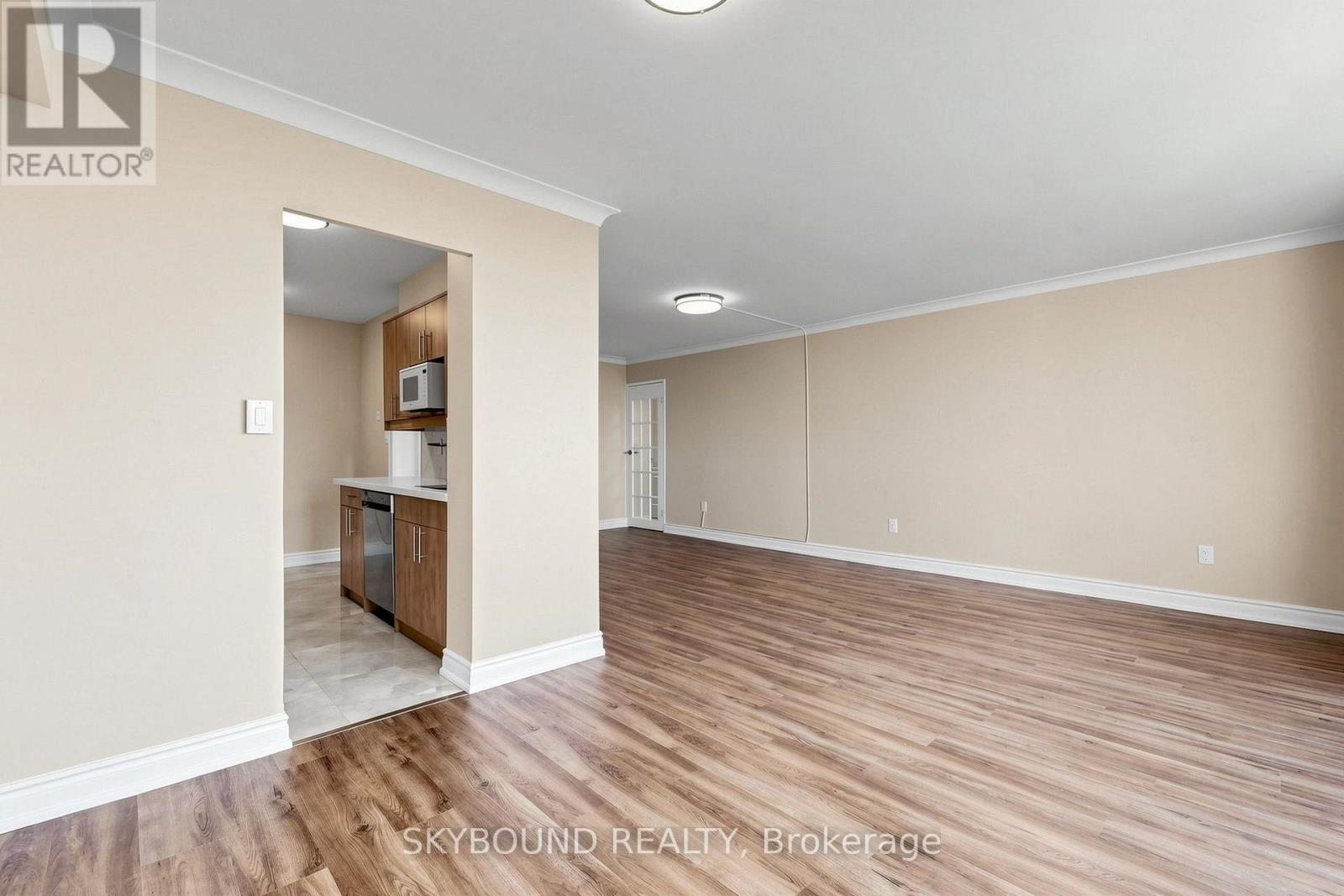 1710 - 1 Massey Square Property Photo 12