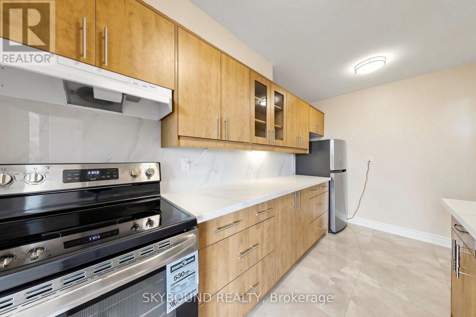 1710 - 1 Massey Square Property Photo 14