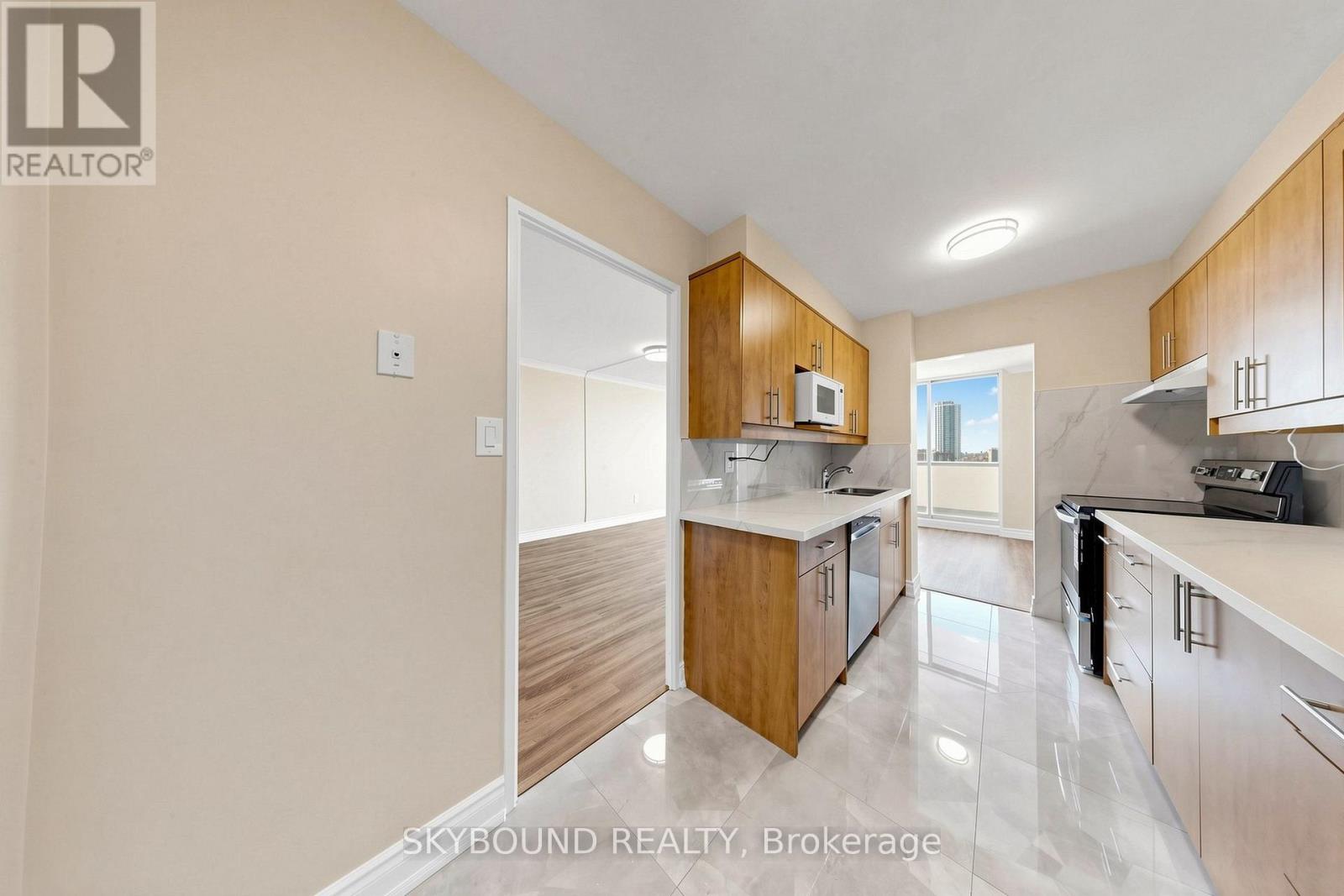 1710 - 1 Massey Square Property Photo 16
