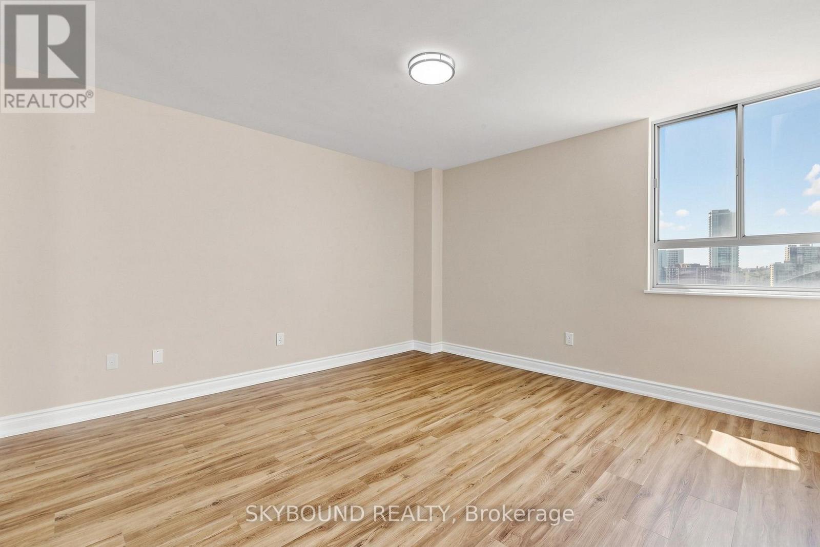 1710 - 1 Massey Square Property Photo 18