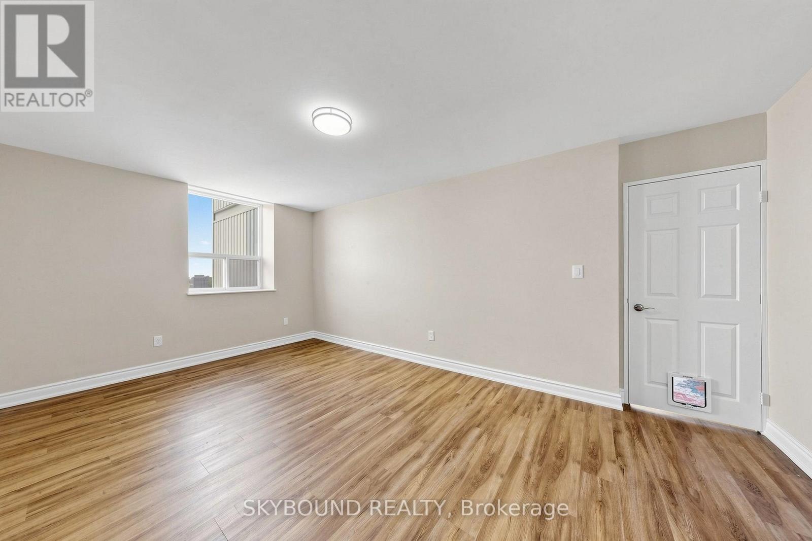 1710 - 1 Massey Square Property Photo 25