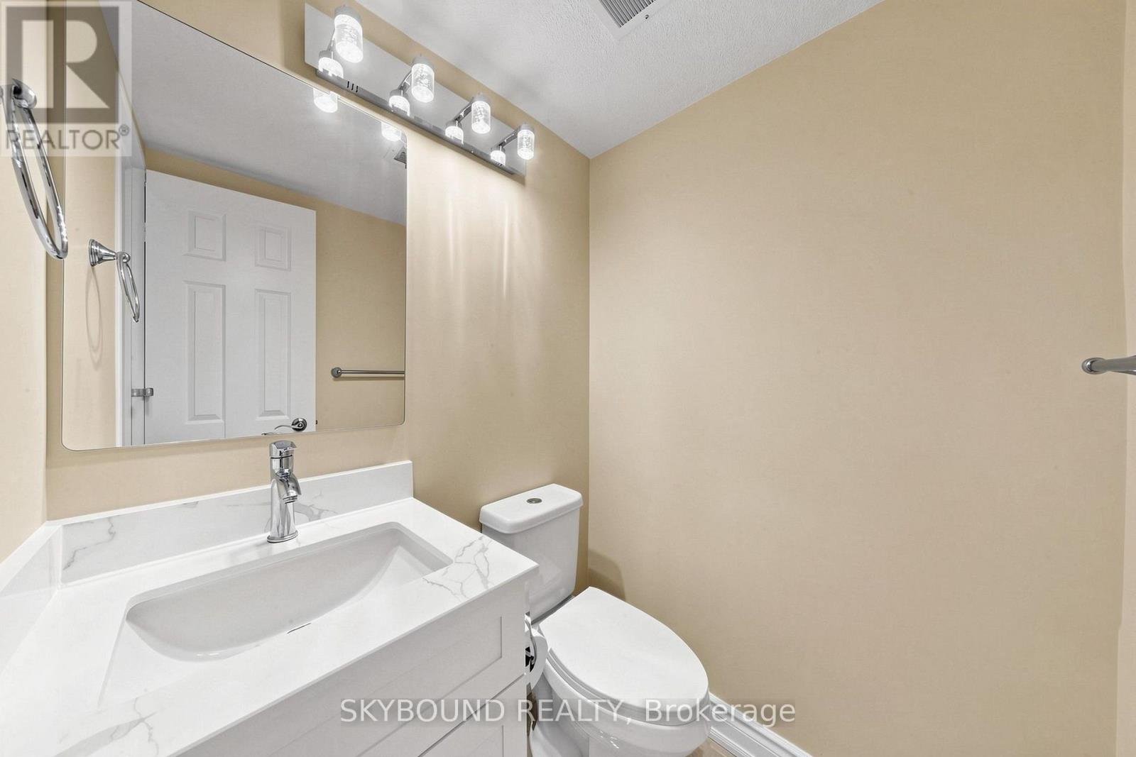 1710 - 1 Massey Square Property Photo 27