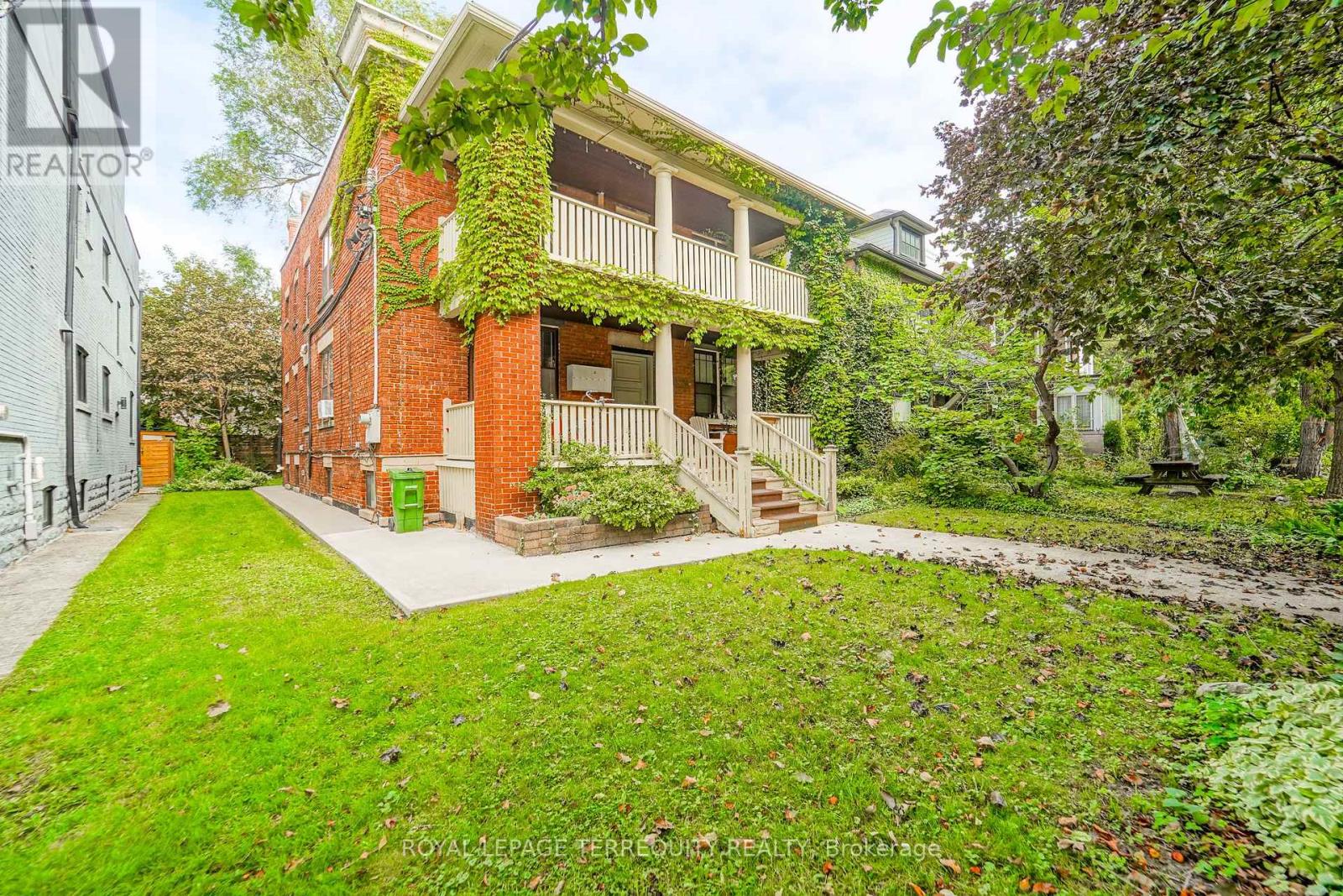 6 - 8 Thorncliffe Avenue Property Photo 1