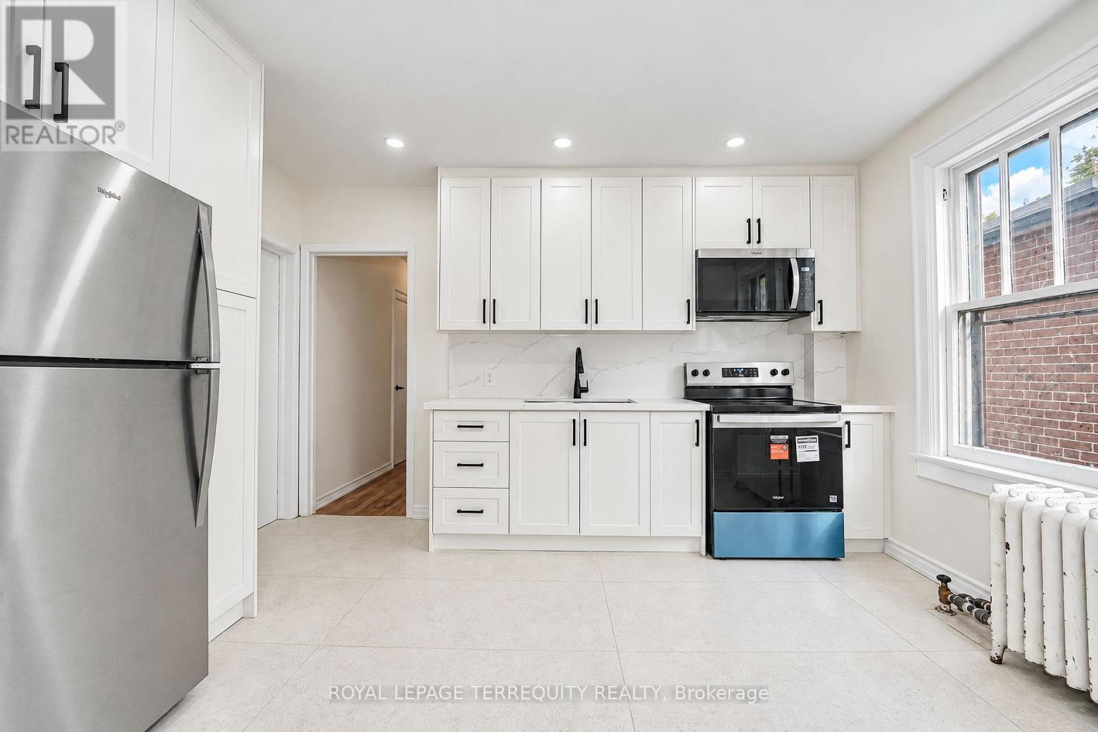 6 - 8 Thorncliffe Avenue Property Photo 2