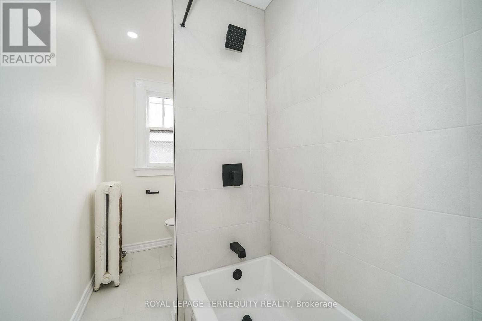 6 - 8 Thorncliffe Avenue Property Photo 5