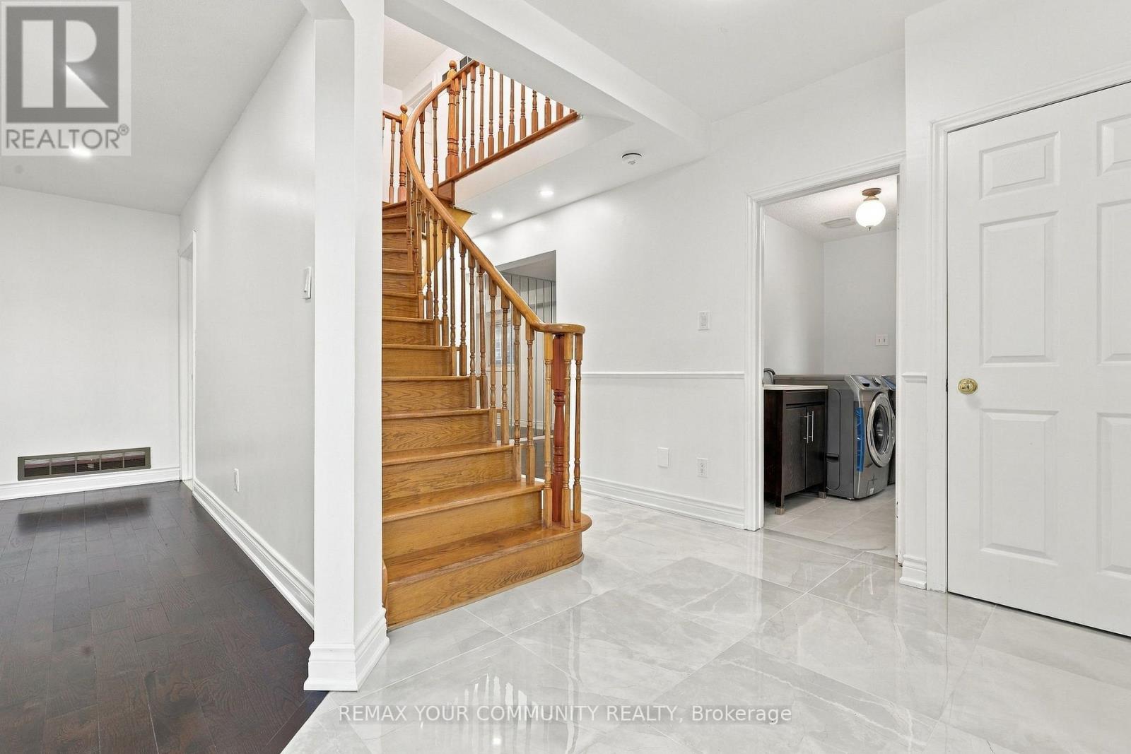 205 Hupfield Trail Property Photo 2
