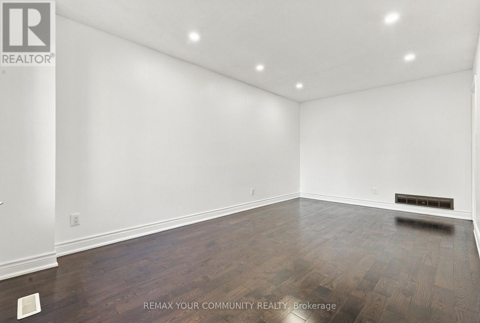 205 Hupfield Trail Property Photo 10
