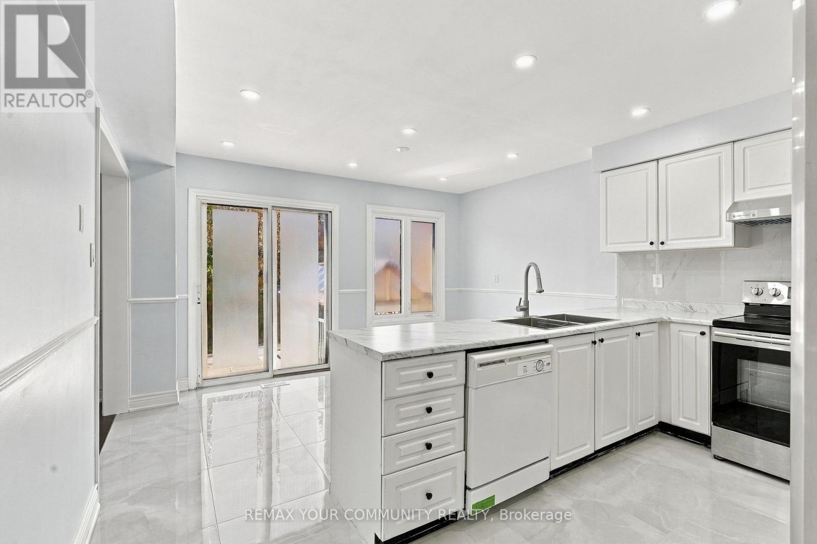 205 Hupfield Trail Property Photo 13