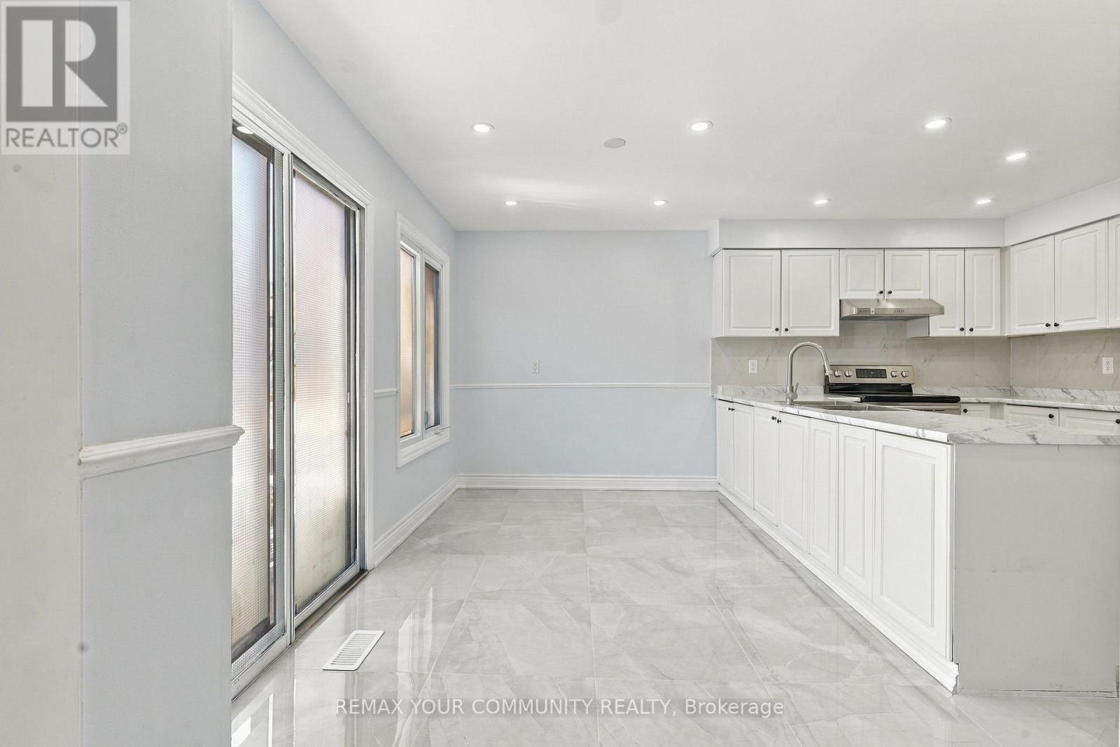 205 Hupfield Trail Property Photo 16