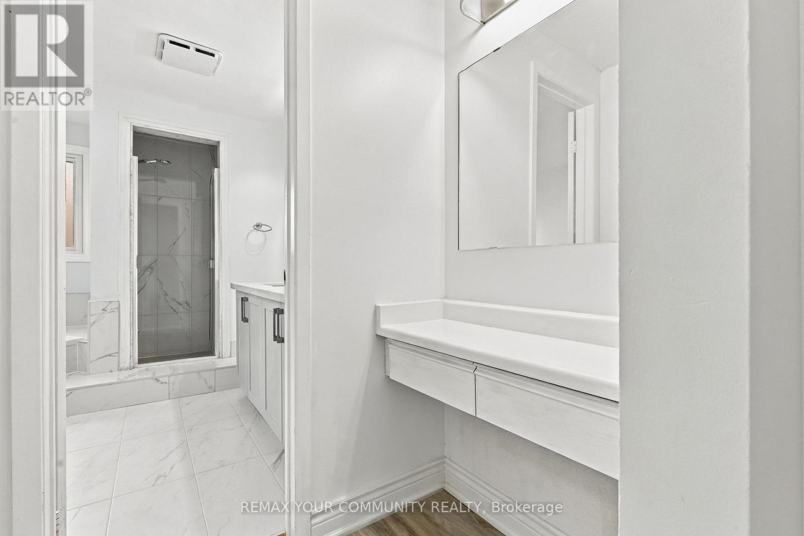 205 Hupfield Trail Property Photo 28
