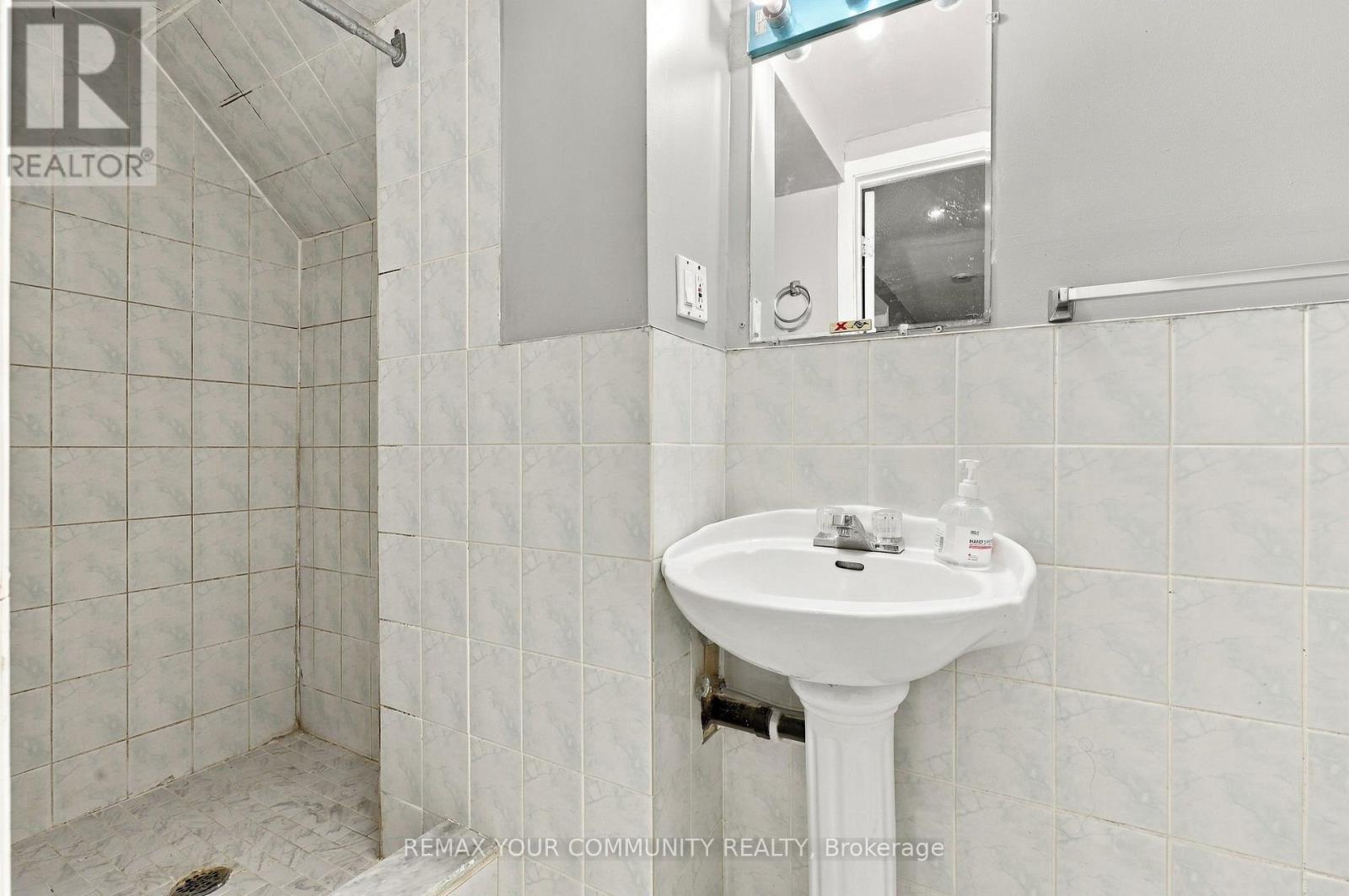 205 Hupfield Trail Property Photo 33