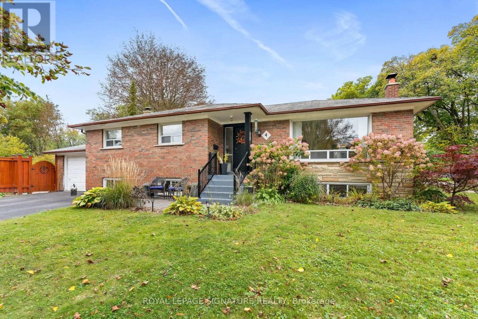 4 MOSS STREET