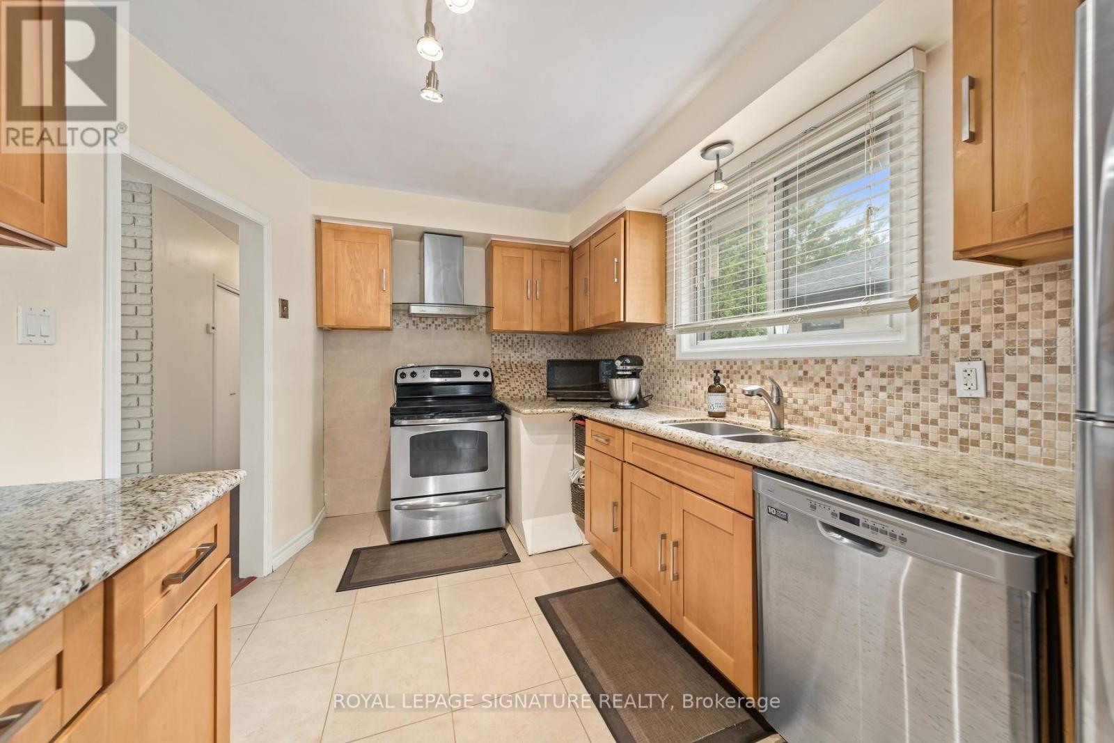 4 Moss Street Property Photo 10
