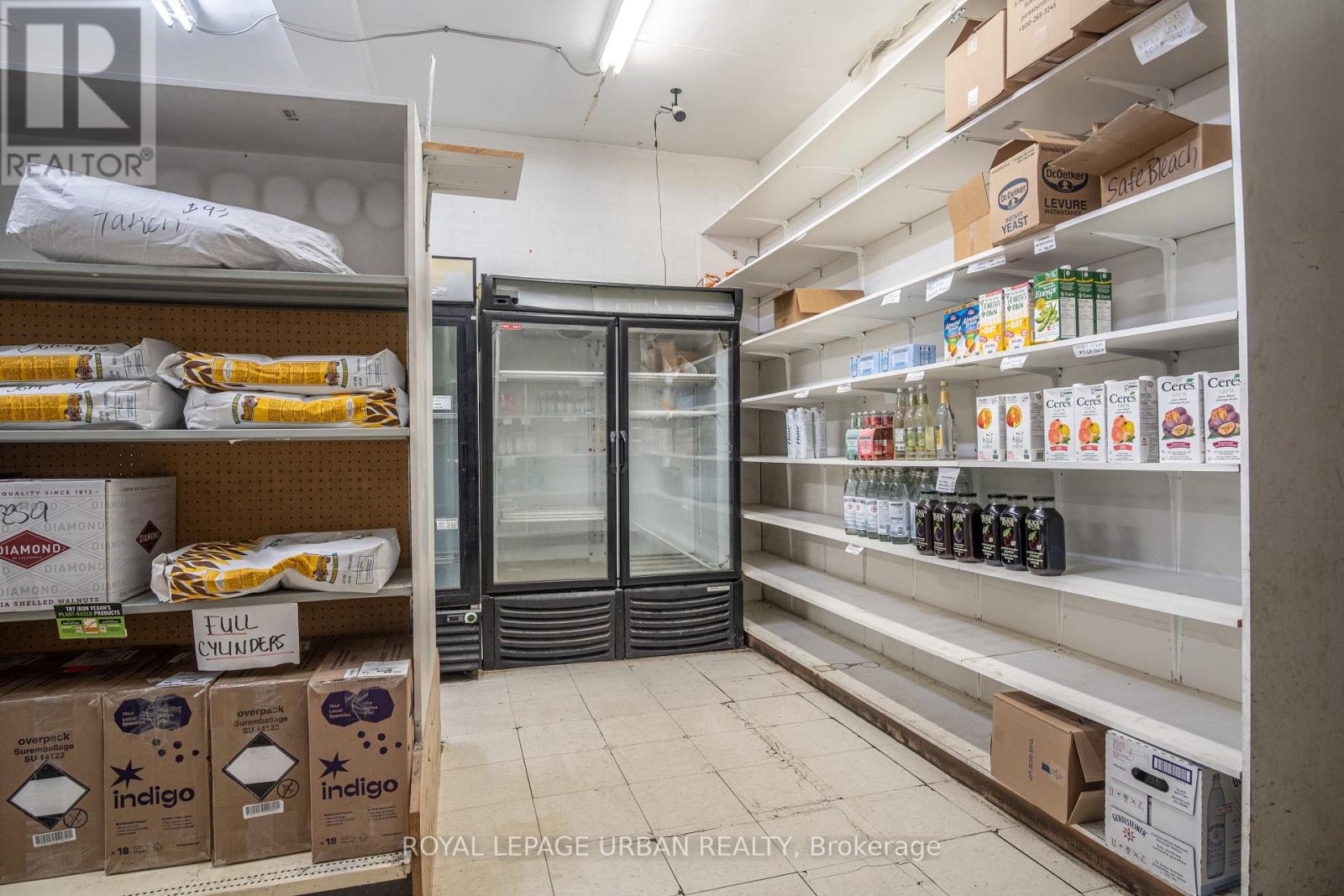 638 Danforth Avenue Property Photo 15