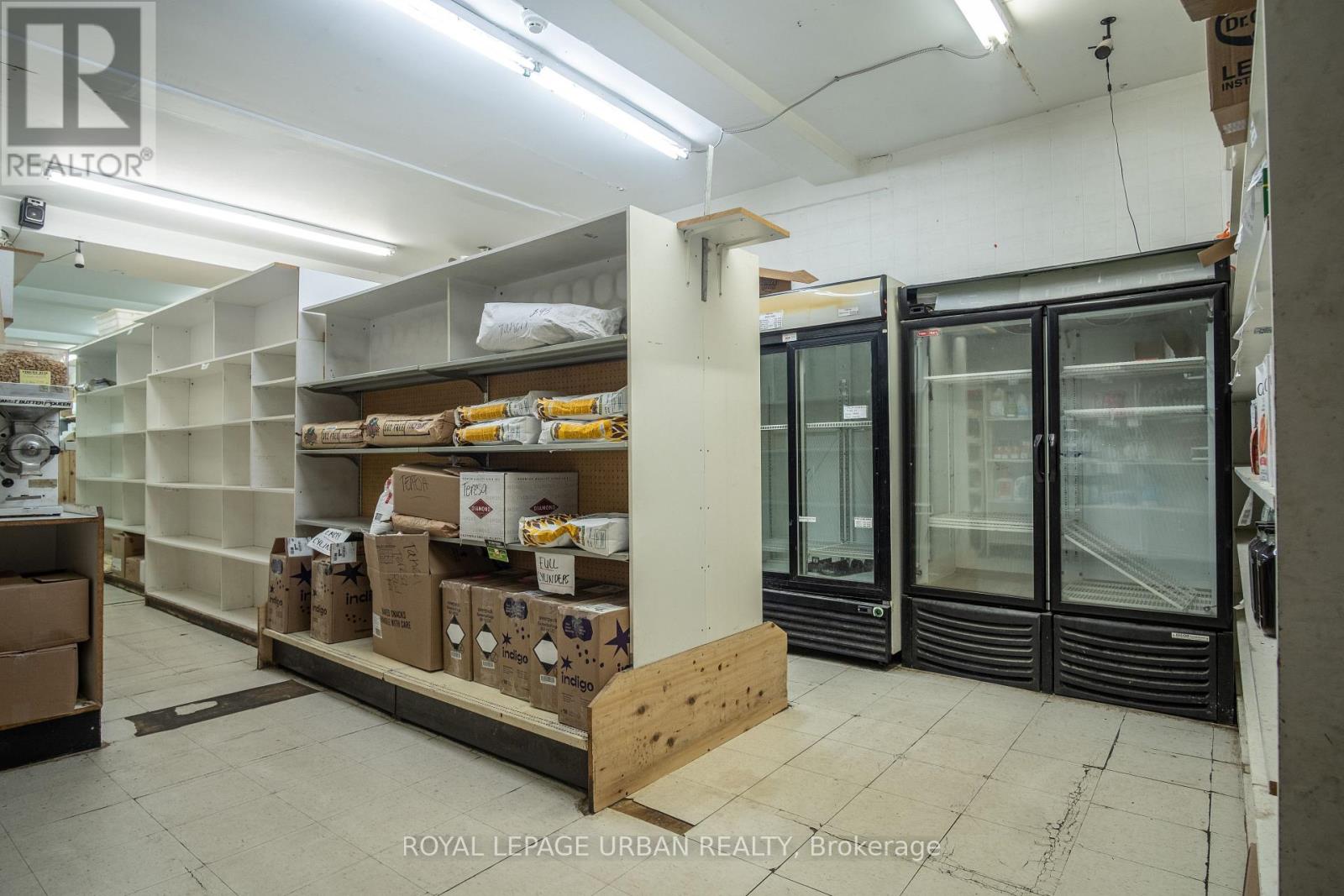 638 Danforth Avenue Property Photo 17