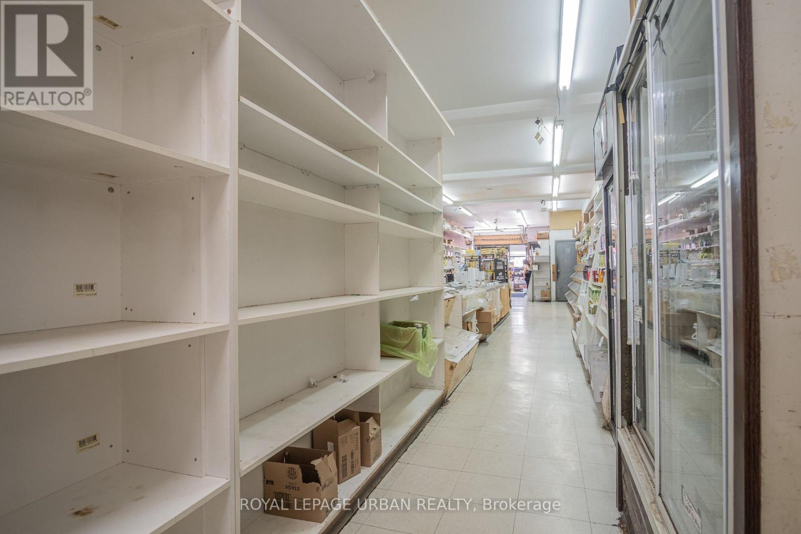 638 Danforth Avenue Property Photo 19