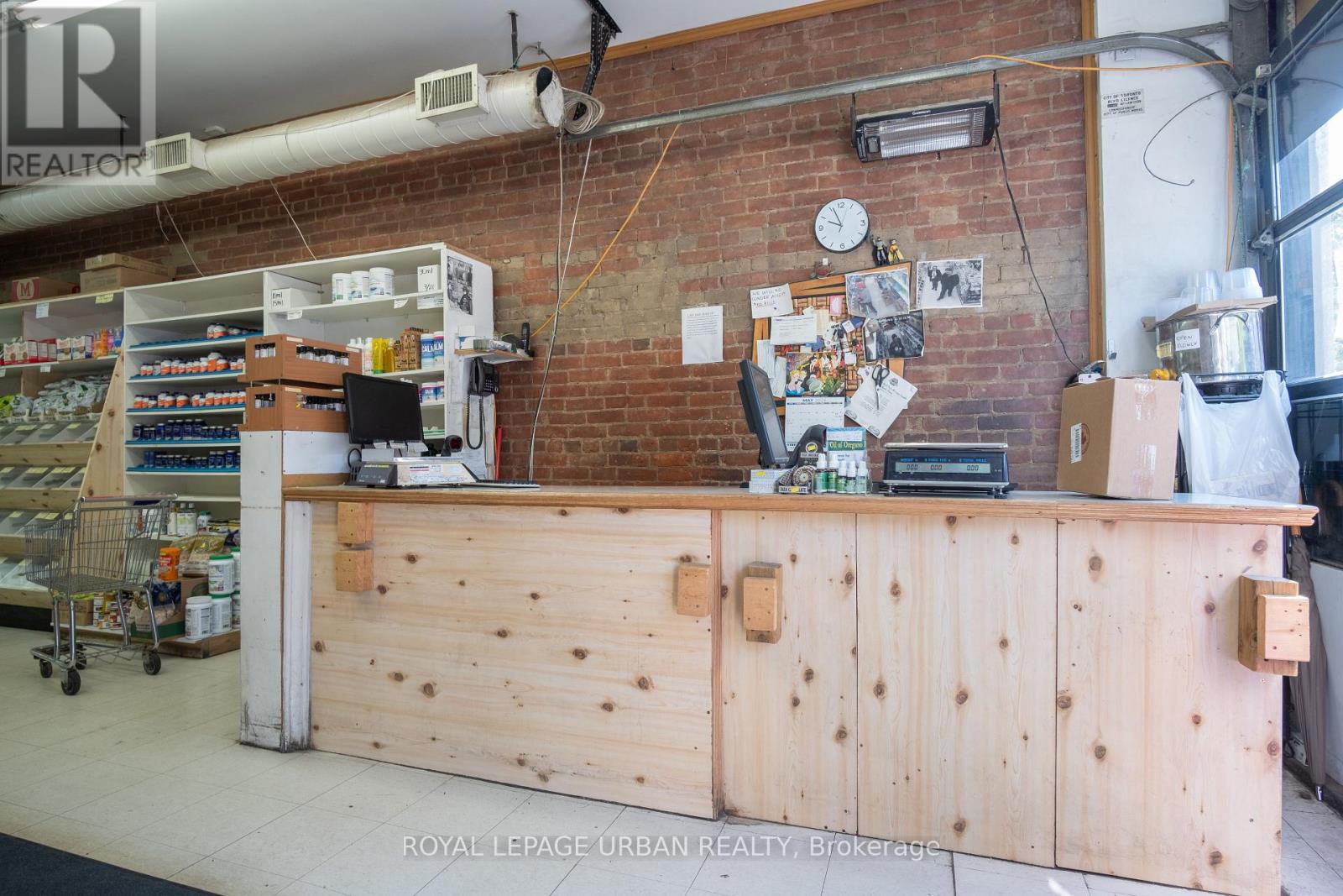 638 Danforth Avenue Property Photo 27