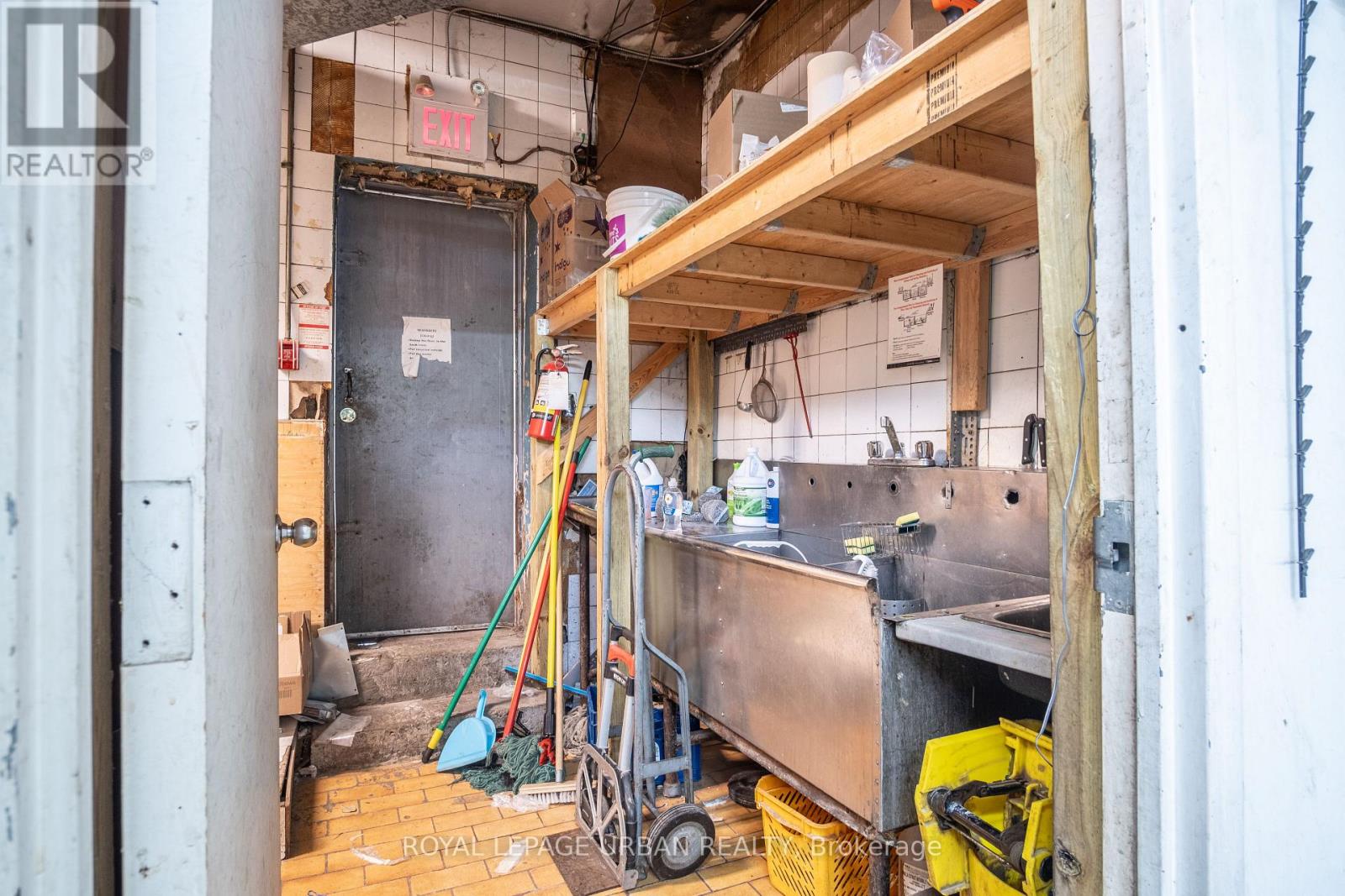 638 Danforth Avenue Property Photo 30