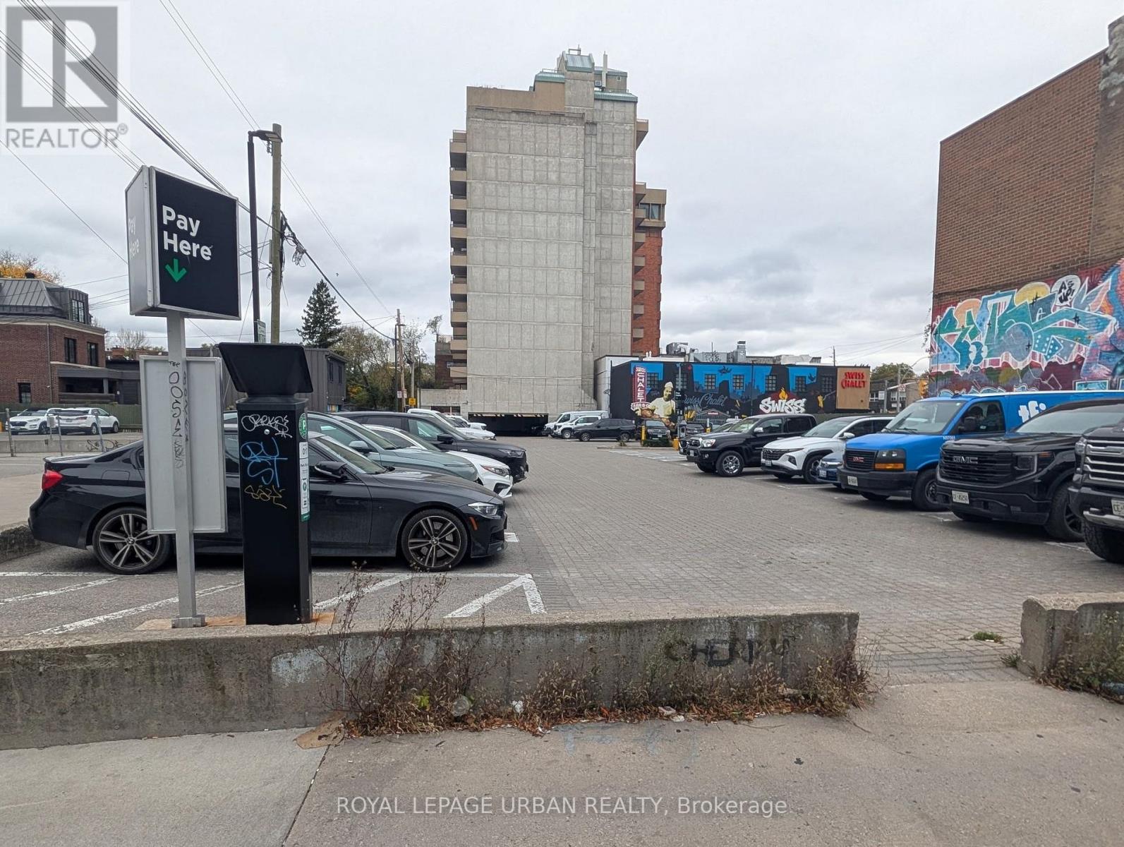 638 Danforth Avenue Property Photo 39