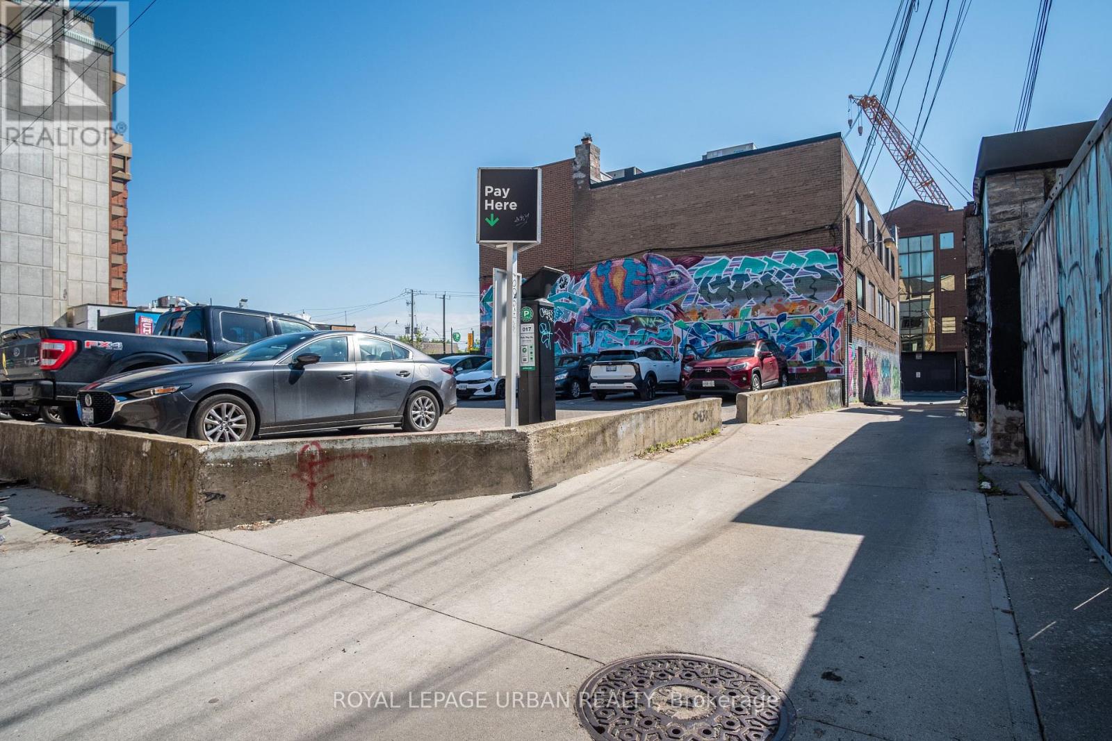 638 Danforth Avenue Property Photo 40