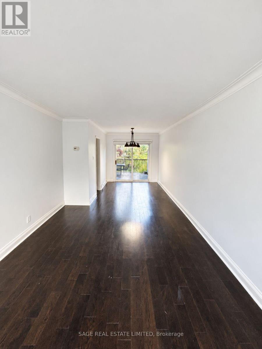 Upper/main Unit - 309 Blantyre Avenue Property Photo 3
