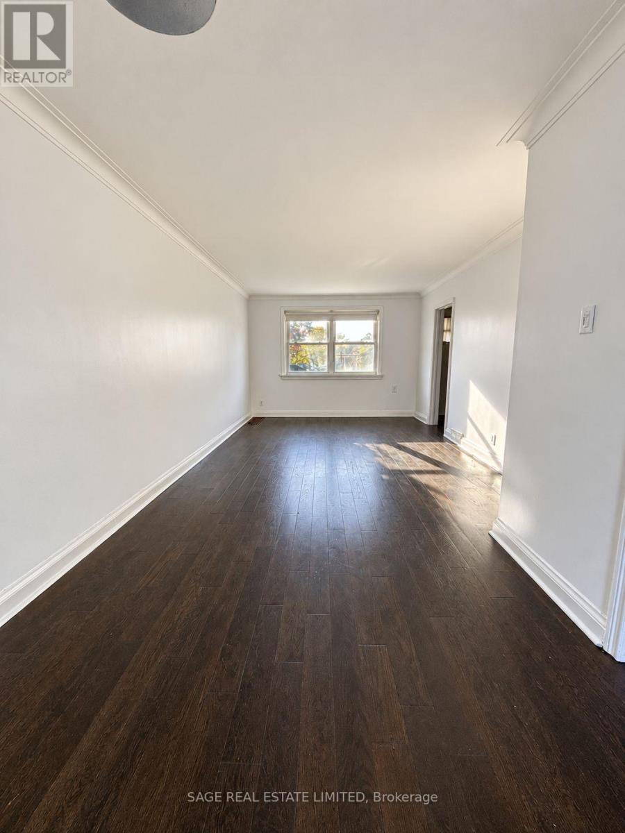 Upper/main Unit - 309 Blantyre Avenue Property Photo 7