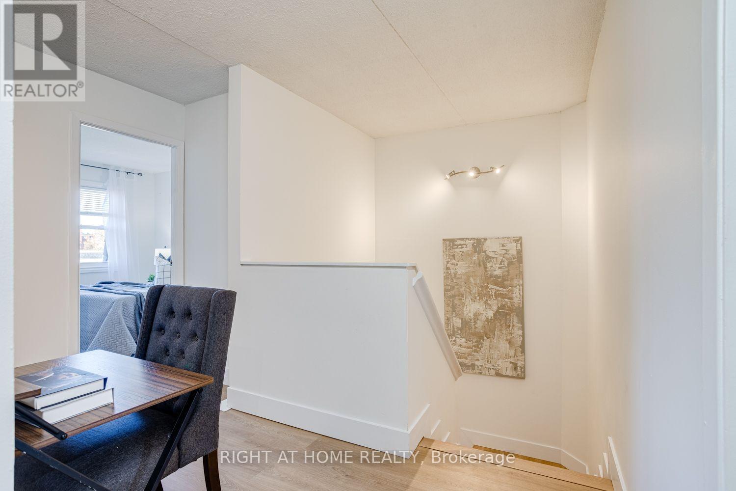 207 - 580 Mary Street E Property Photo 17