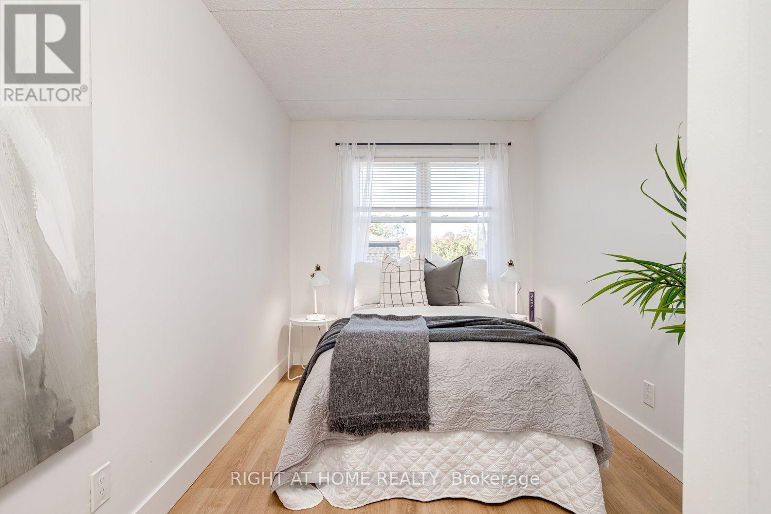 207 - 580 Mary Street E Property Photo 24