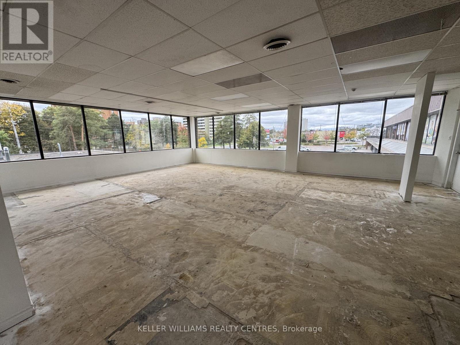 200 - 4218 Lawrence Avenue E Property Photo 1