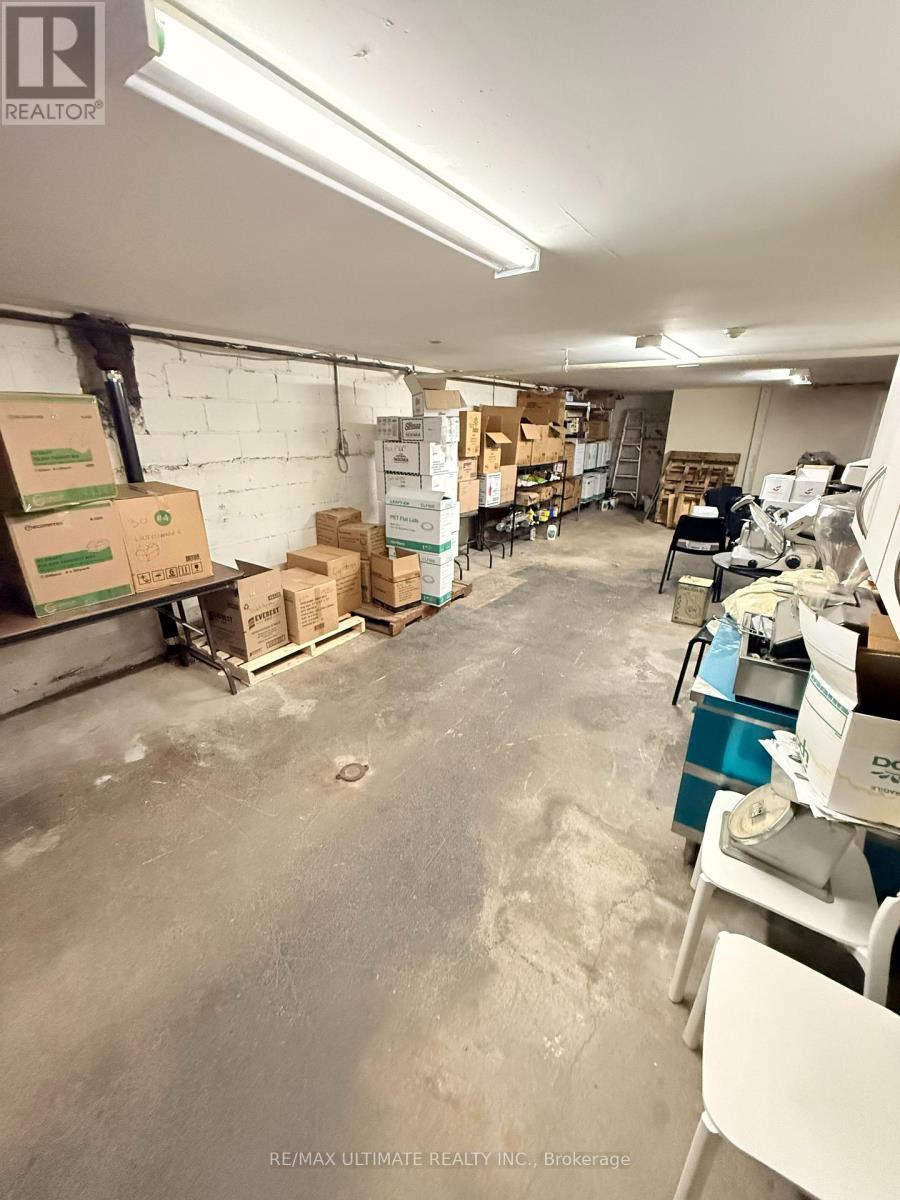1027 Coxwell Avenue Property Photo 15
