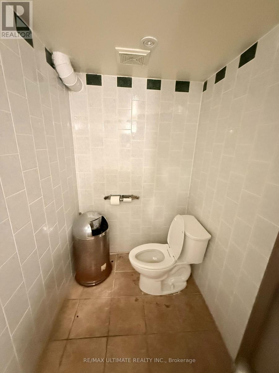 1027 Coxwell Avenue Property Photo 19