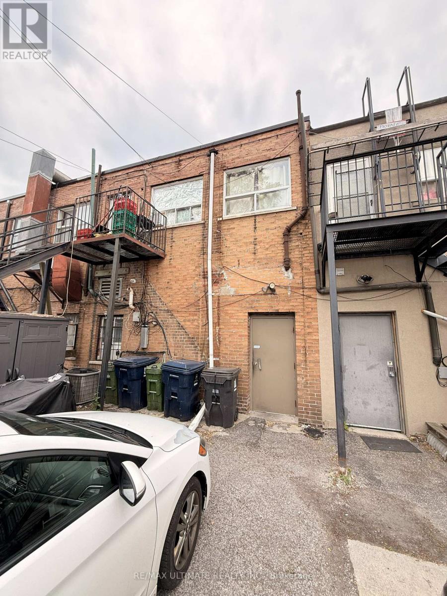 1027 Coxwell Avenue Property Photo 20
