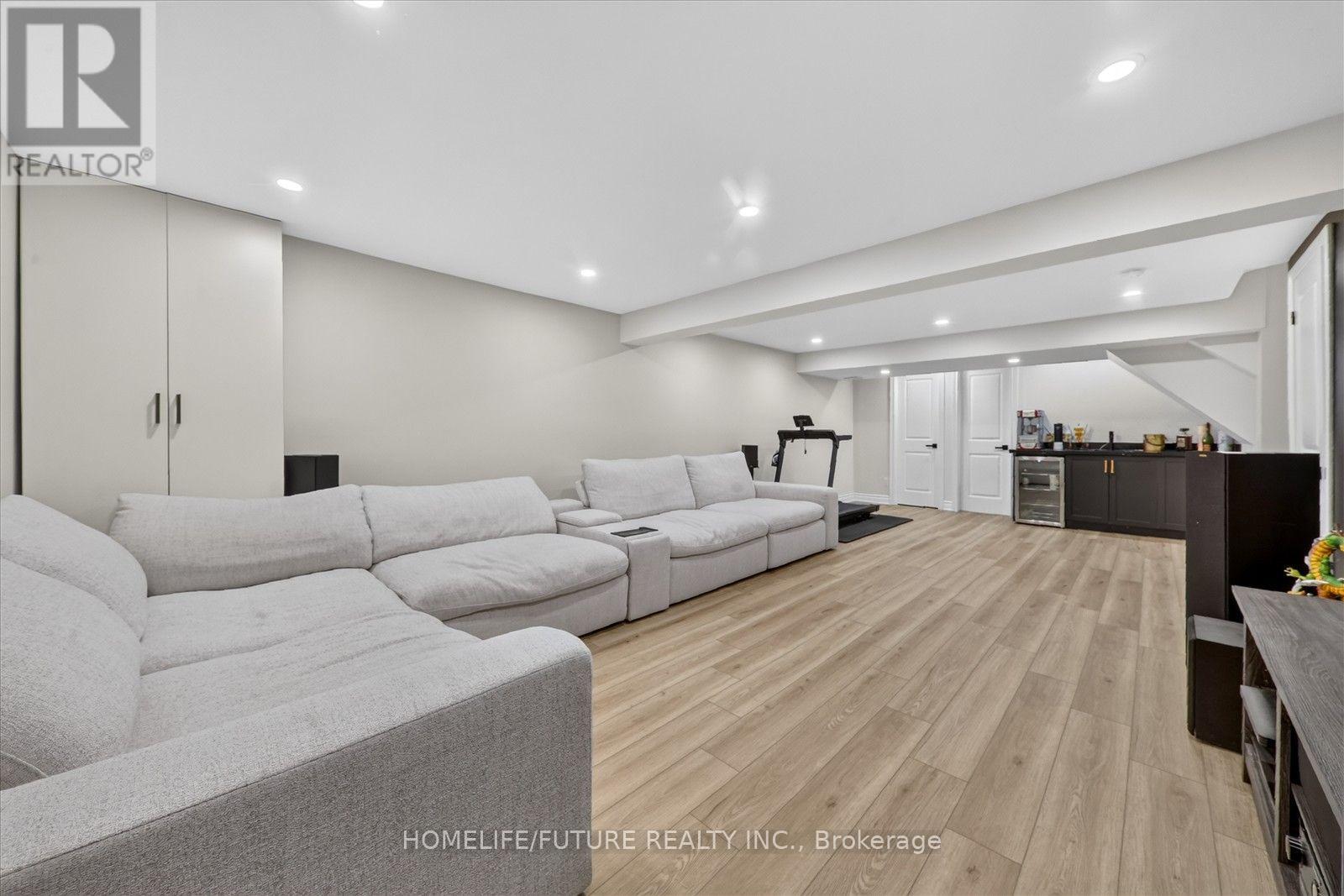 7 Toms Court Property Photo 32