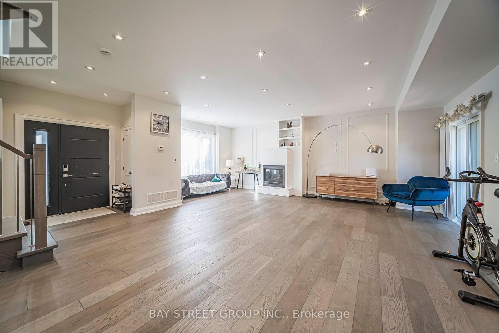 428 Brownfield Gardens Property Photo 8