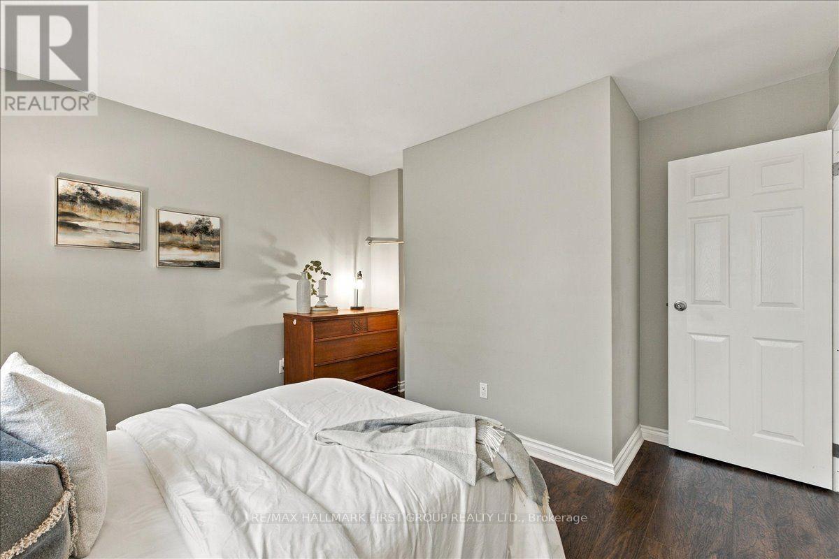 4 - 1415 Fieldlight Boulevard Property Photo 29
